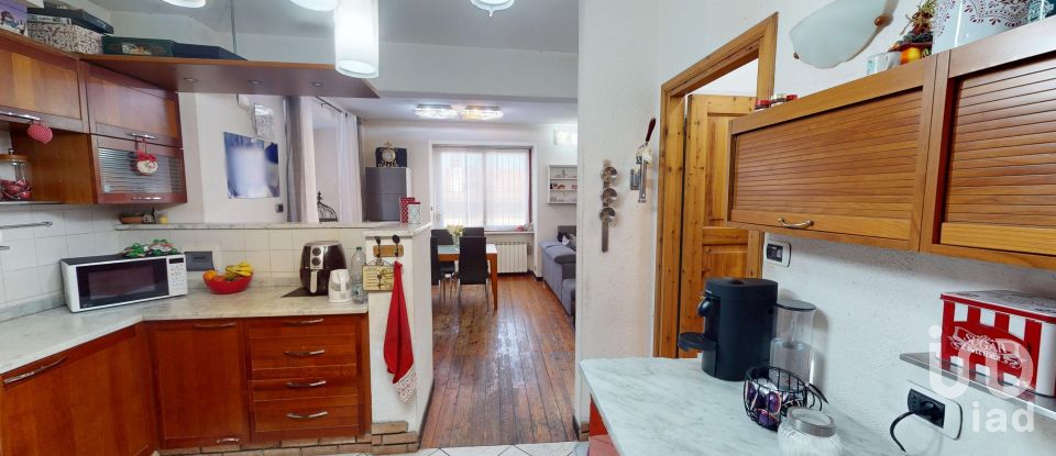 Farm 9 rooms of 203 m² in Bargagli (16021)