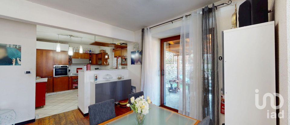 Farm 9 rooms of 203 m² in Bargagli (16021)