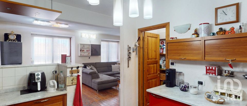 Farm 9 rooms of 203 m² in Bargagli (16021)