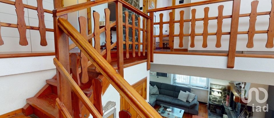 Farm 9 rooms of 203 m² in Bargagli (16021)