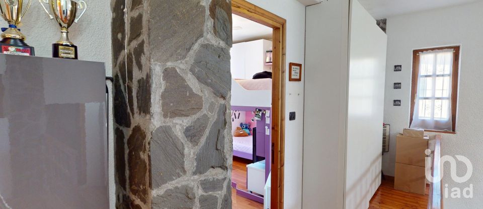 Farm 9 rooms of 203 m² in Bargagli (16021)