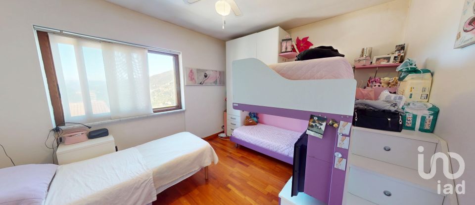 Farm 9 rooms of 203 m² in Bargagli (16021)