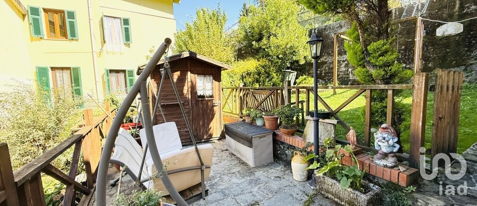 Farm 9 rooms of 203 m² in Bargagli (16021)