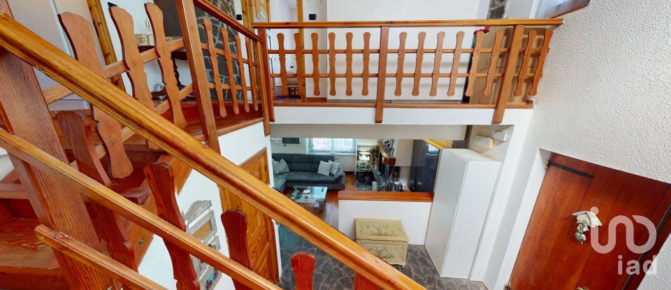 Farm 9 rooms of 203 m² in Bargagli (16021)