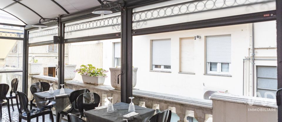 Bar di 57 m² in Ancona (60121)