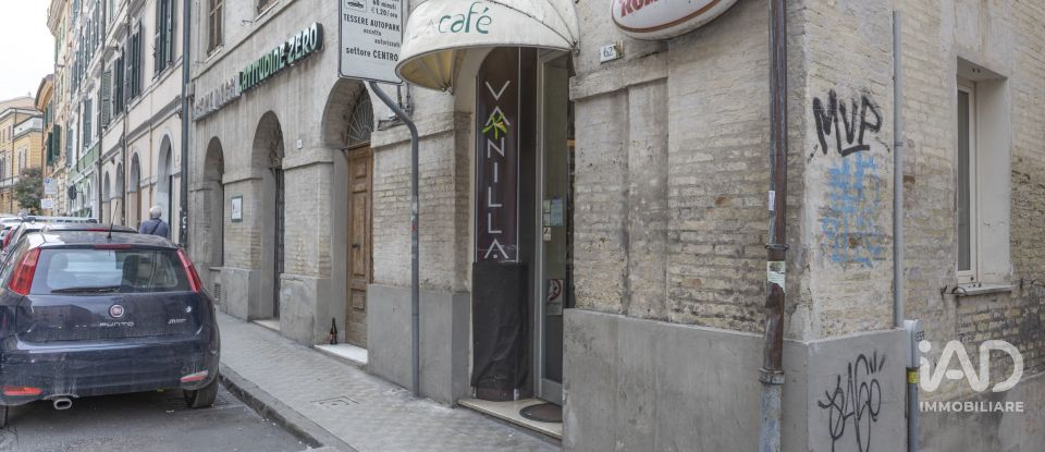 Bar di 57 m² in Ancona (60121)