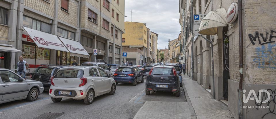 Bar di 57 m² in Ancona (60121)
