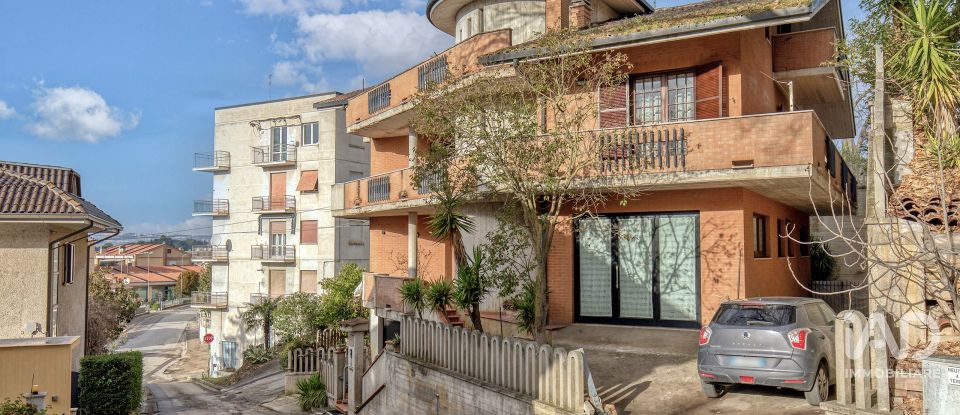 Quadrilocale di 215 m² a Sant'Elpidio a Mare (63811)