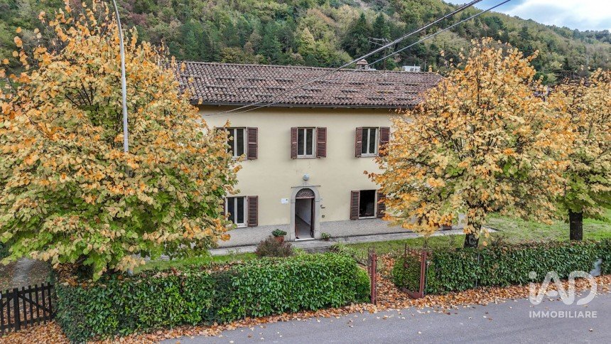 Farm 10 rooms of 323 m² in Marradi (50034)