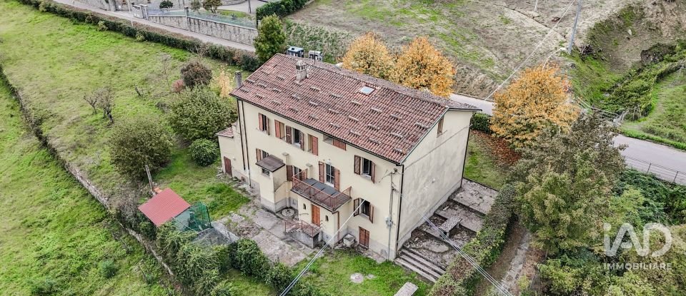 Farm 10 rooms of 323 m² in Marradi (50034)