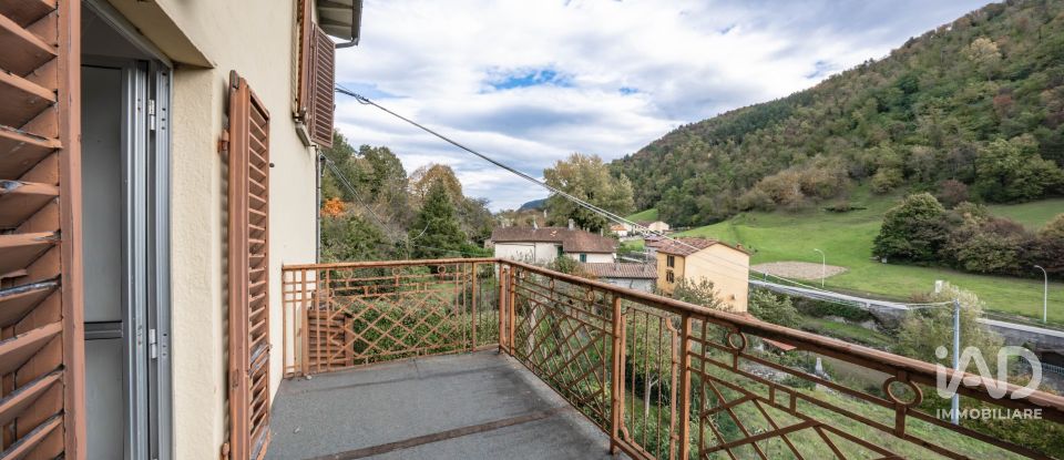 Farm 10 rooms of 323 m² in Marradi (50034)