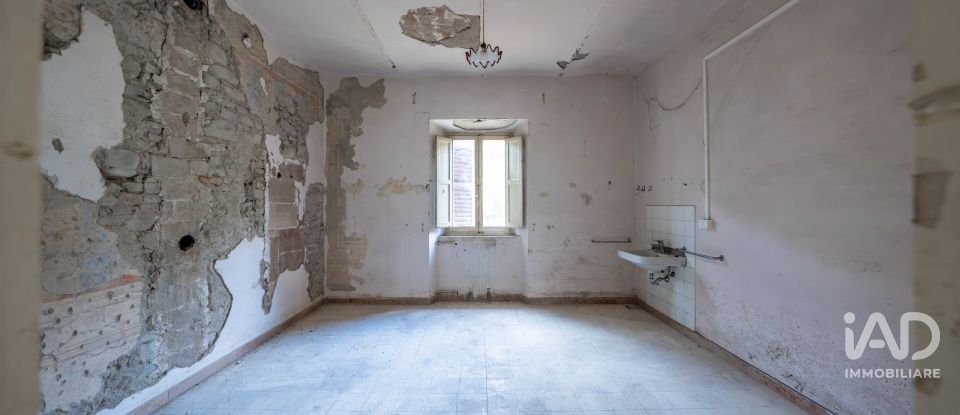 Farm 10 rooms of 323 m² in Marradi (50034)