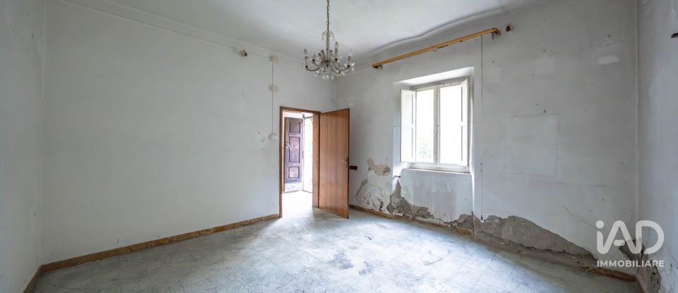 Farm 10 rooms of 323 m² in Marradi (50034)