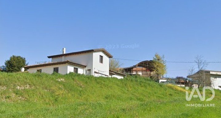 Casa indipendente / Villa 12 locali di 170 m² in Morro d'Oro (64020)