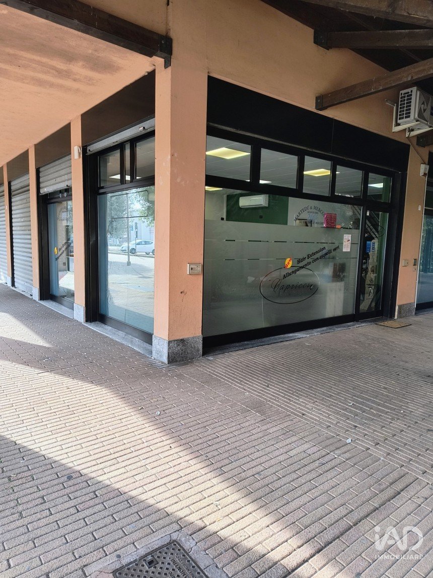 Negozio / locale commerciale di 48 m² in Tribiano (20067)