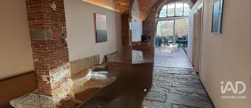 Shop / premises commercial of 155 m² in Firenze (50142)