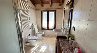 Casa indipendente / Villa 4 locali di 130 m² in Cavezzo (41032)