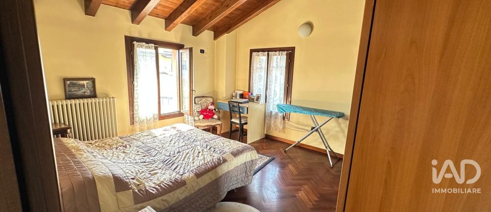 House 4 rooms of 130 m² in Cavezzo (41032)