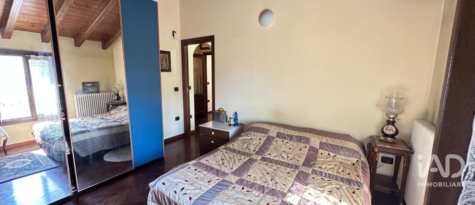 House 4 rooms of 130 m² in Cavezzo (41032)