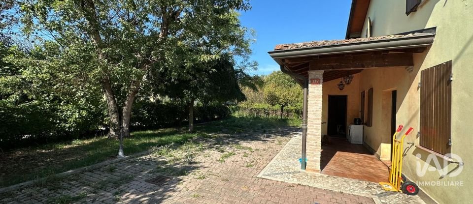 House 4 rooms of 130 m² in Cavezzo (41032)