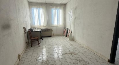 Warehouse of 340 m² in Arezzo (52100)