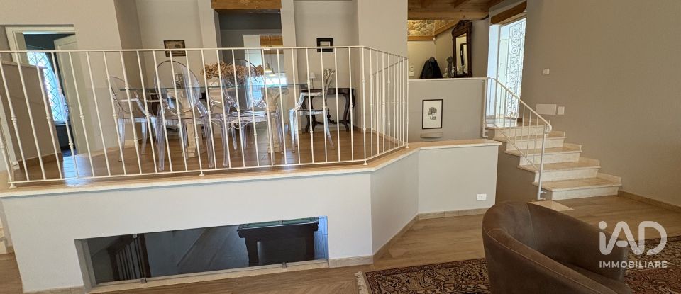 Casale 6 locali di 275 m² in Arezzo (52100)