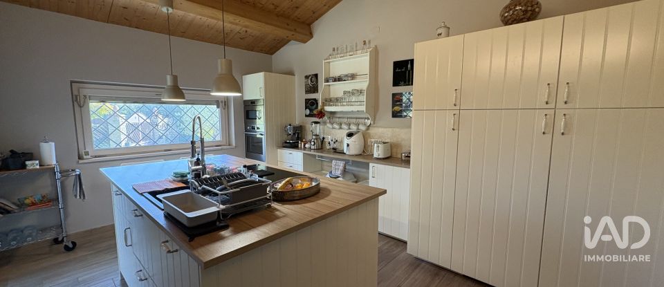 Casale 6 locali di 275 m² in Arezzo (52100)