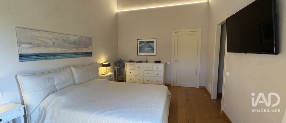 Casale 6 locali di 275 m² in Arezzo (52100)