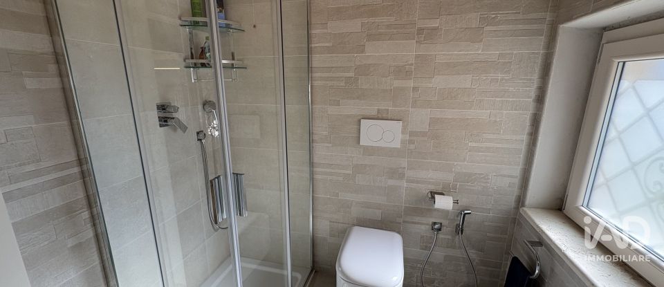 Casale 6 locali di 275 m² in Arezzo (52100)