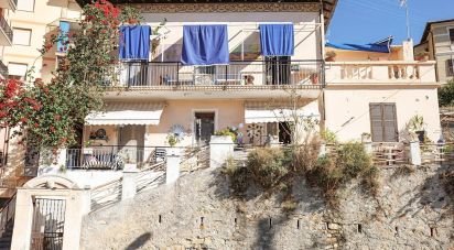Casa indipendente 6 locali di 140 m² in Sanremo (18038)