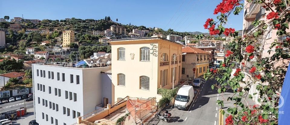 Casa indipendente 6 locali di 140 m² in Sanremo (18038)