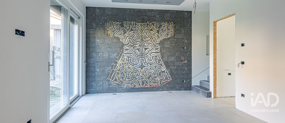 Casale 3 locali di 145 m² in Novedrate (22060)