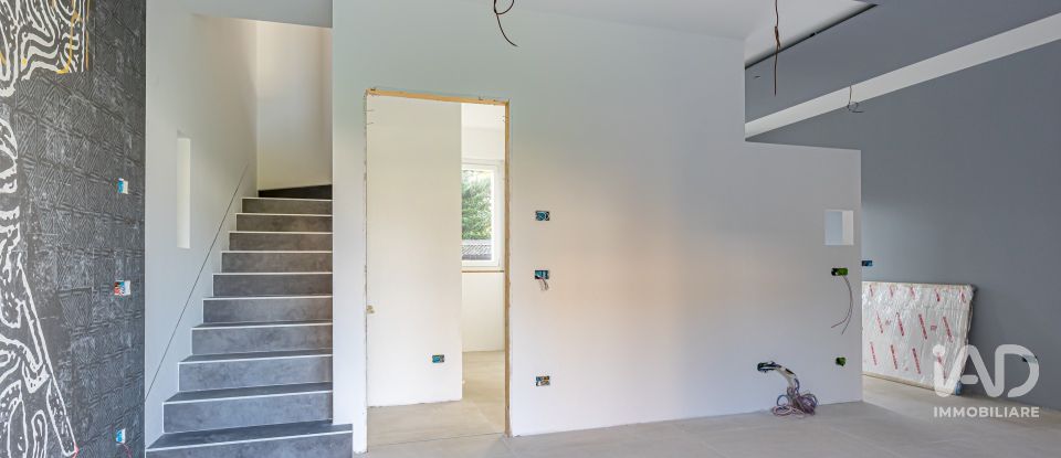 Casale 3 locali di 145 m² in Novedrate (22060)