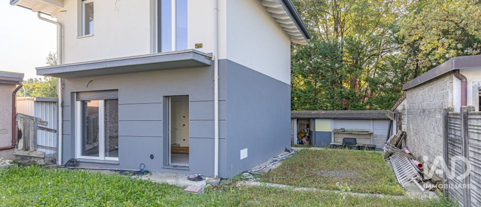 Casale 3 locali di 145 m² in Novedrate (22060)