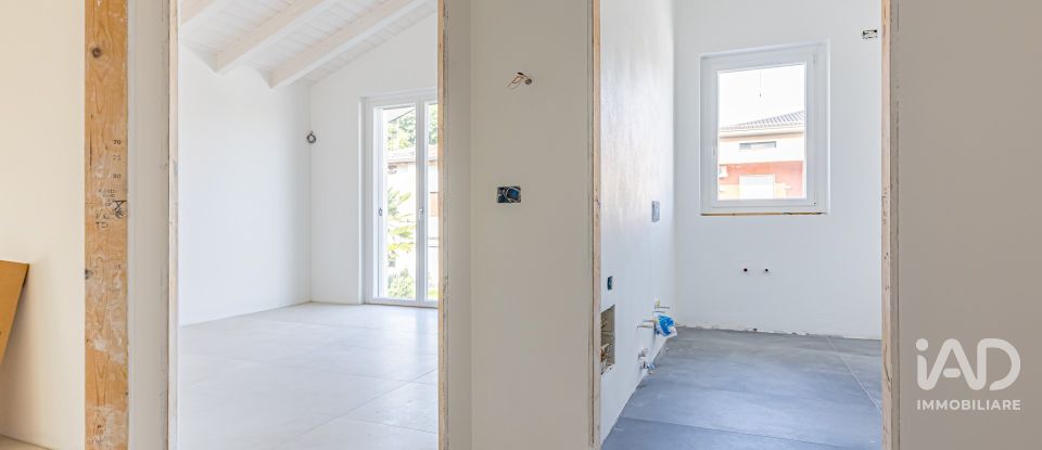 Casale 3 locali di 145 m² in Novedrate (22060)