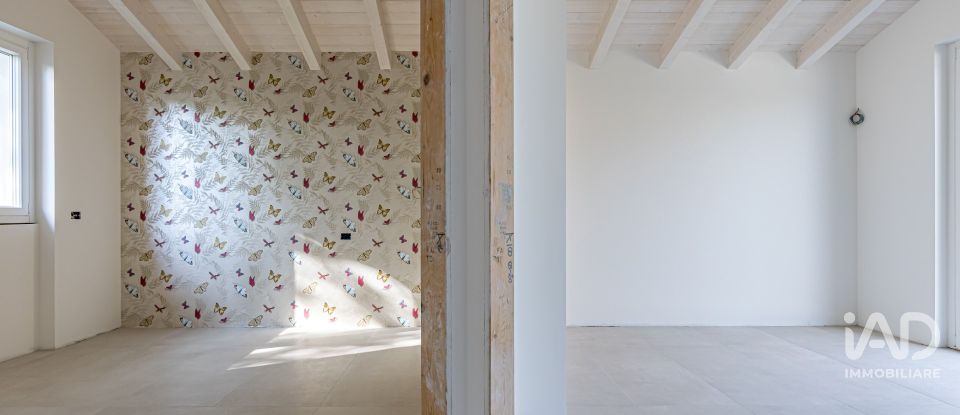 Casale 3 locali di 145 m² in Novedrate (22060)