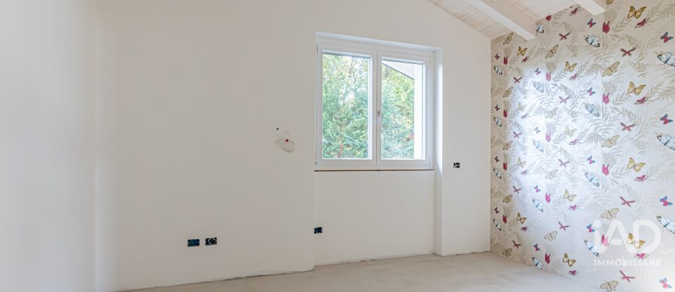 Casale 3 locali di 145 m² in Novedrate (22060)