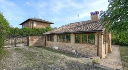 Casale 6 locali di 185 m² in Sovicille (53018)