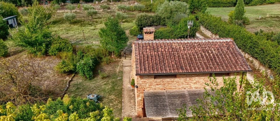 Casale 6 locali di 185 m² in Sovicille (53018)