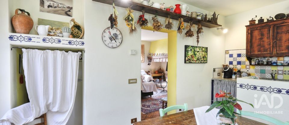 Casale 6 locali di 185 m² in Sovicille (53018)