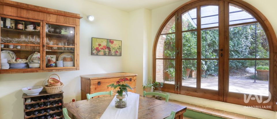 Casale 6 locali di 185 m² in Sovicille (53018)