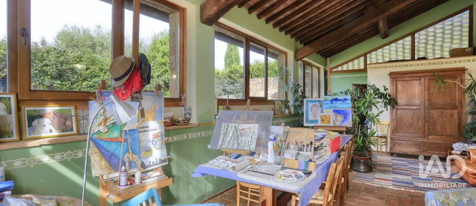 Casale 6 locali di 185 m² in Sovicille (53018)