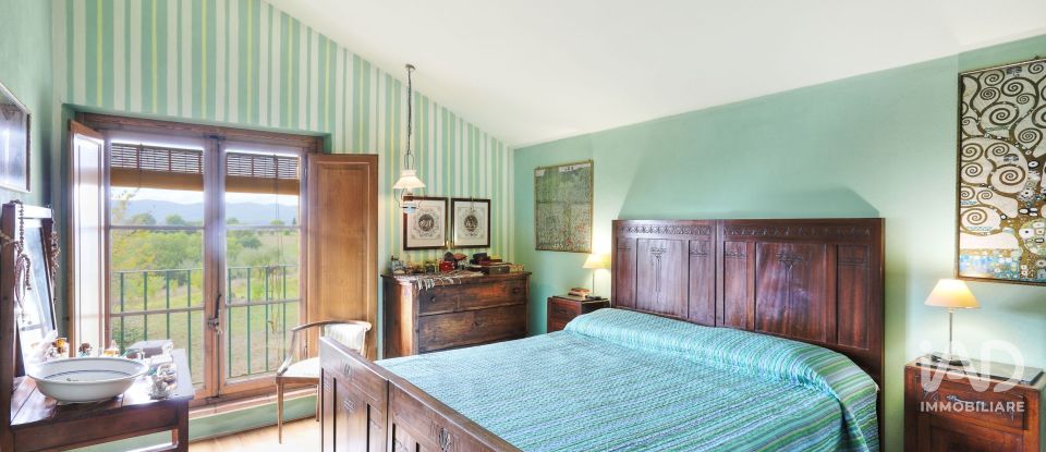 Casale 6 locali di 185 m² in Sovicille (53018)