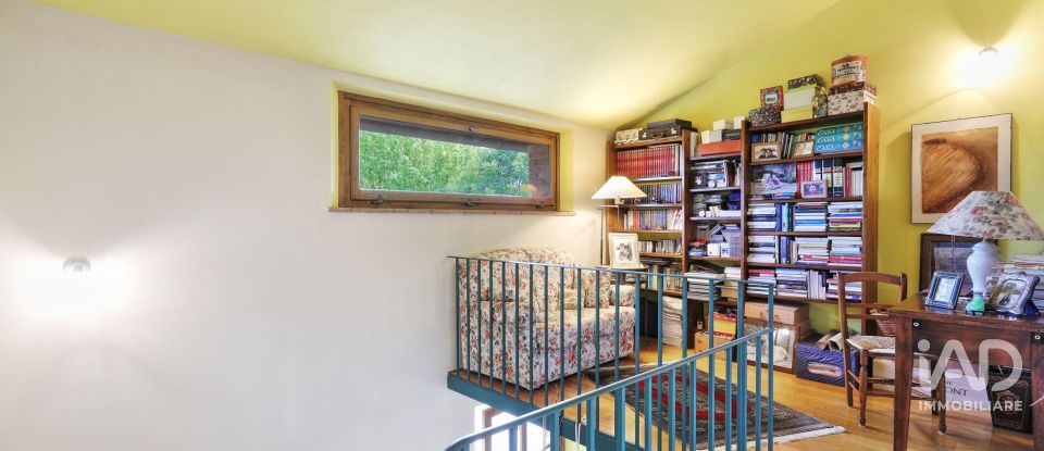 Casale 6 locali di 185 m² in Sovicille (53018)