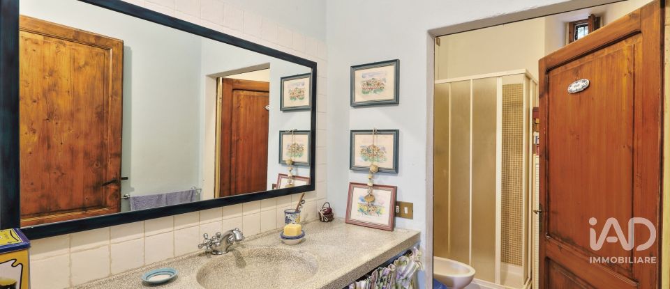 Casale 6 locali di 185 m² in Sovicille (53018)