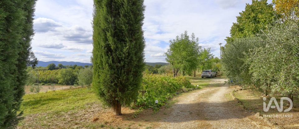 Casale 6 locali di 185 m² in Sovicille (53018)