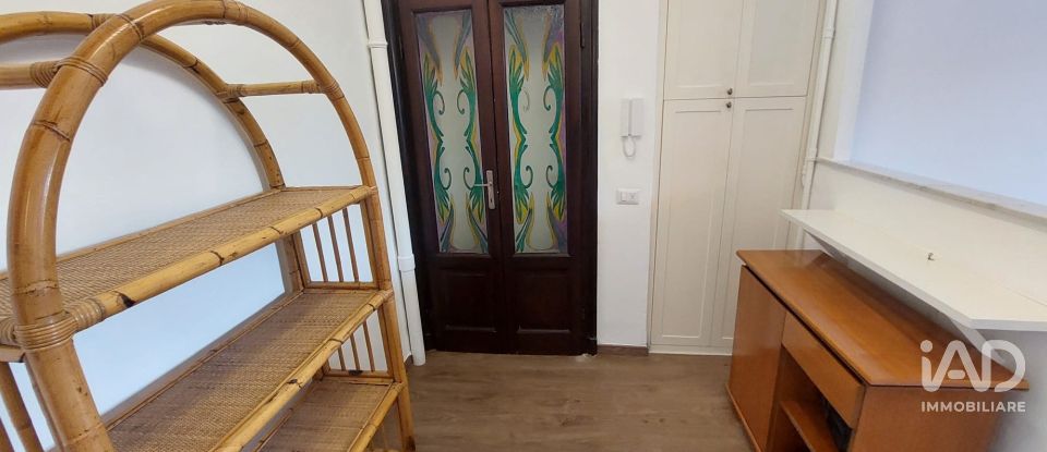 Two-room apartment of 63 m² in Milano (20133)