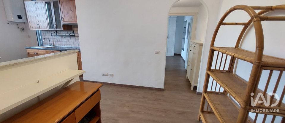 Two-room apartment of 63 m² in Milano (20133)