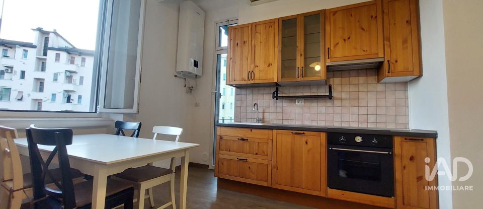 Two-room apartment of 63 m² in Milano (20133)