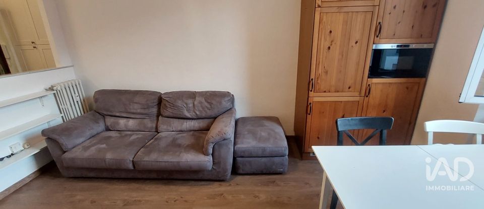 Two-room apartment of 63 m² in Milano (20133)